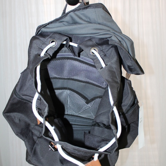 Strap It.  Travel Laptop Olive Green Backpack. - Picture 6 of 8